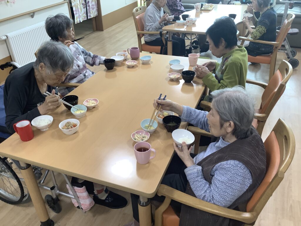 ～食事風景と献立表～
