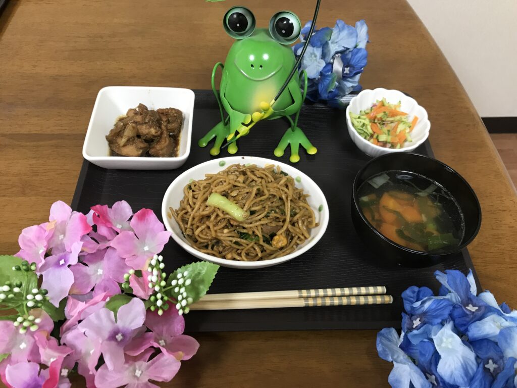 １階😊昼食会😊お散歩😊